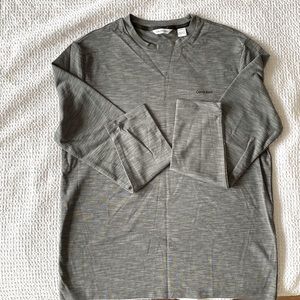 New (without tags) Calvin Klein thin long sleeve tee